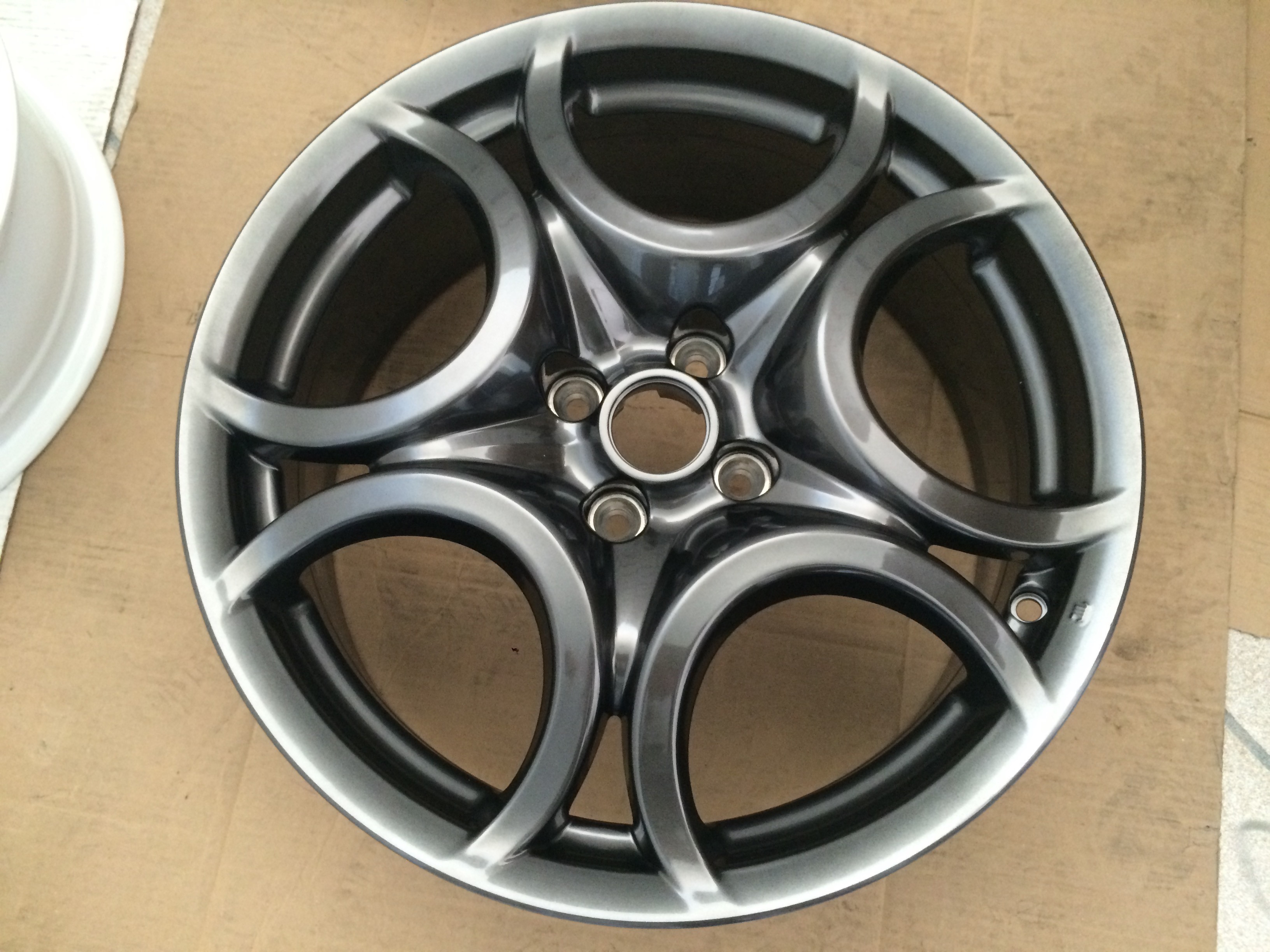 Verniciatura cerchio Alfa Giulietta Brimetal scuro - Dettaglio 2
