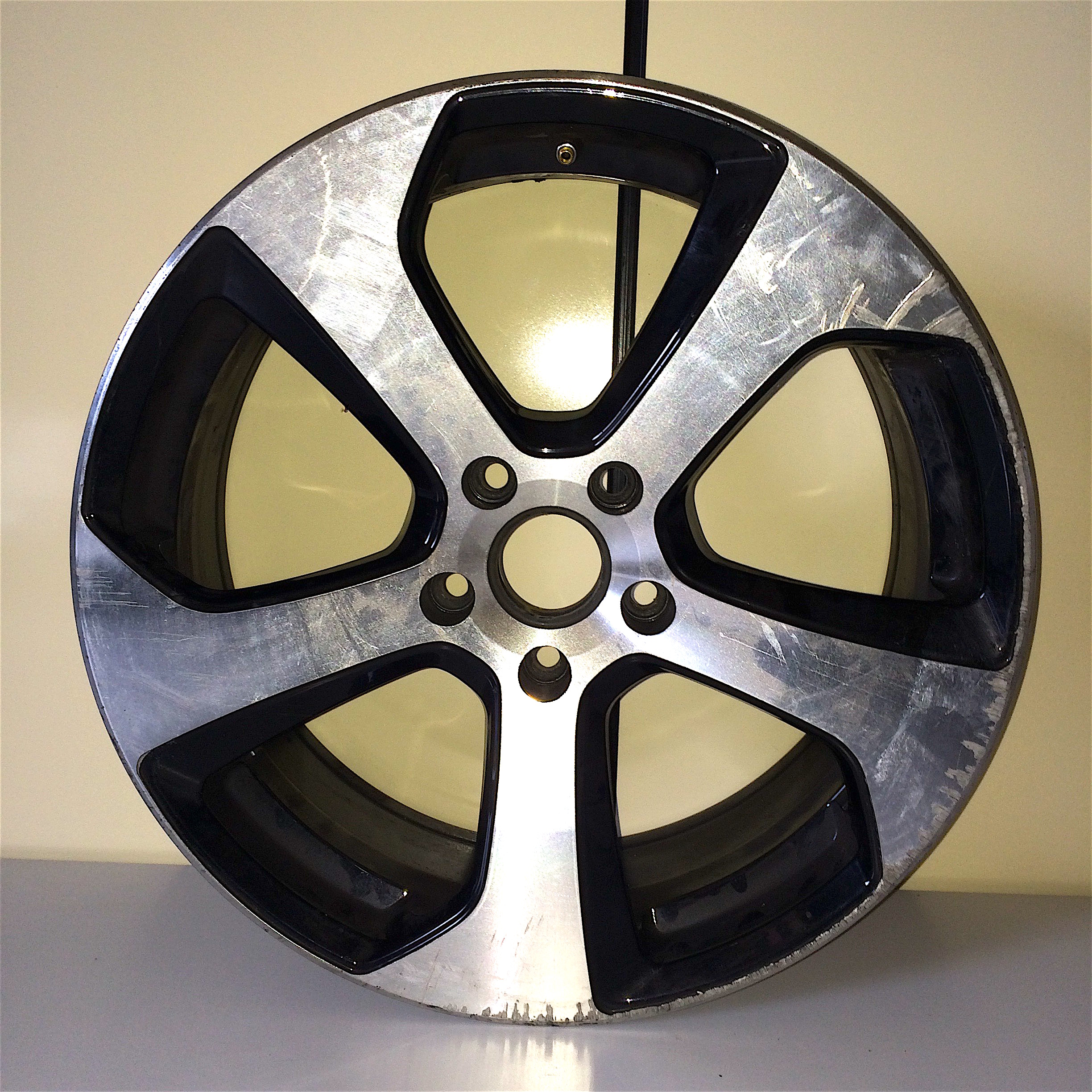 Riparazione cerchio VW Golf 7 Diamantato - Dettaglio 2