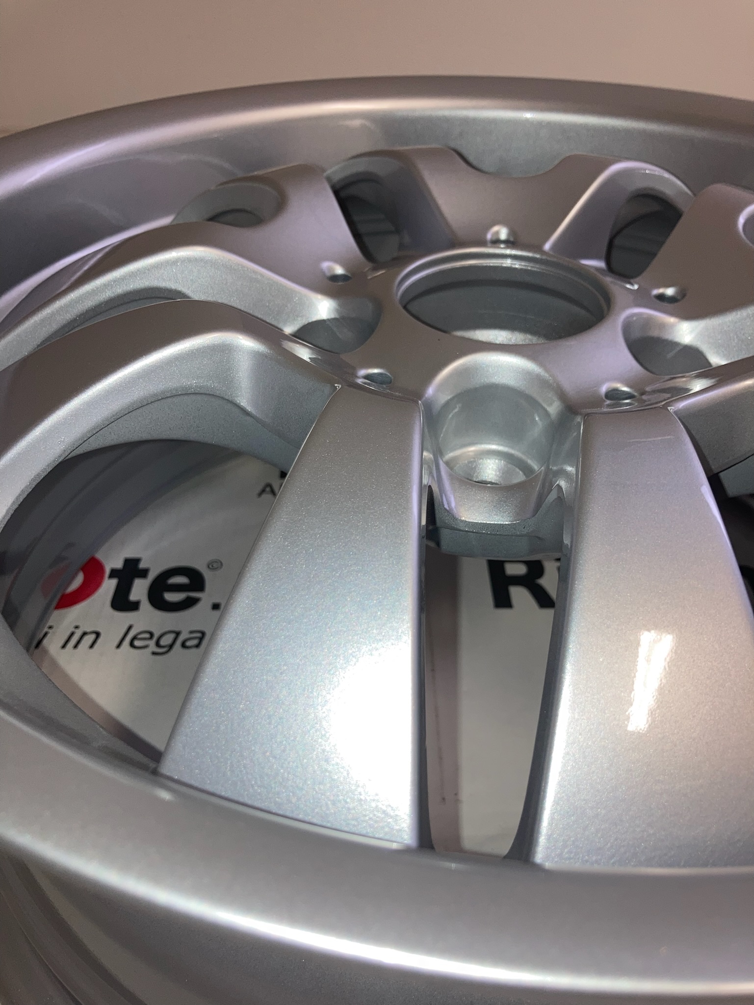 Verniciatura cerchi BMW 154 – Serie 3 - Dettaglio 6