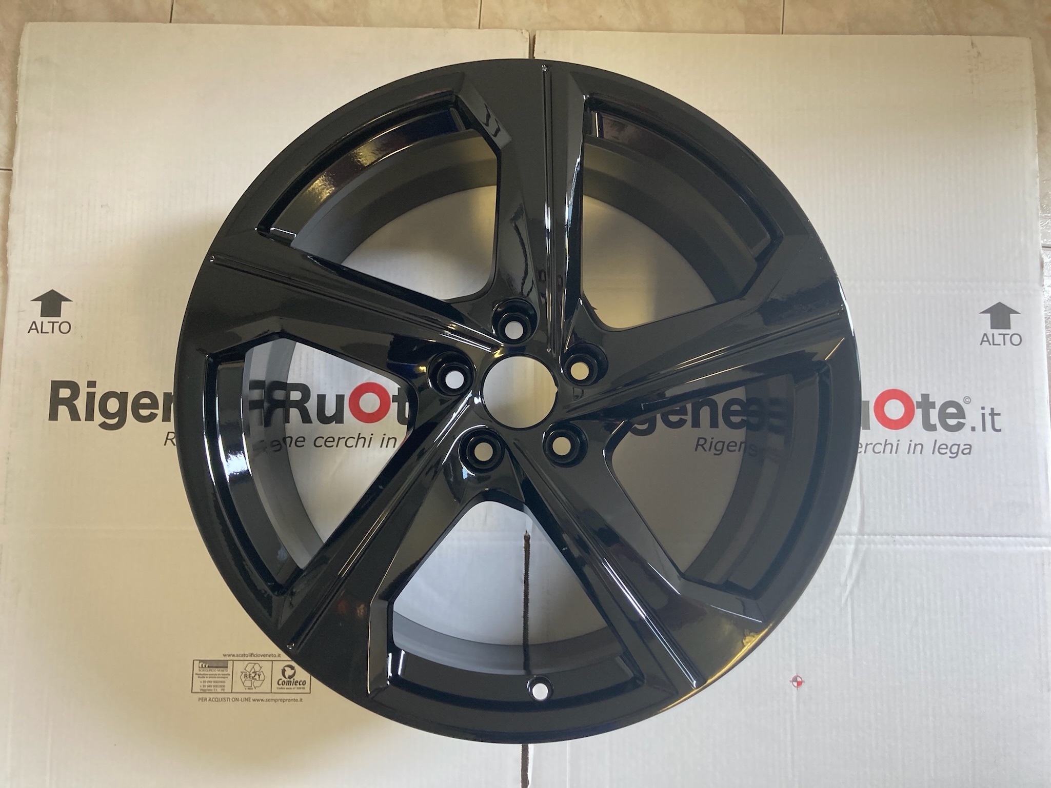 Verniciaura cerchi Audi A6 nero lucido - Dettaglio 4